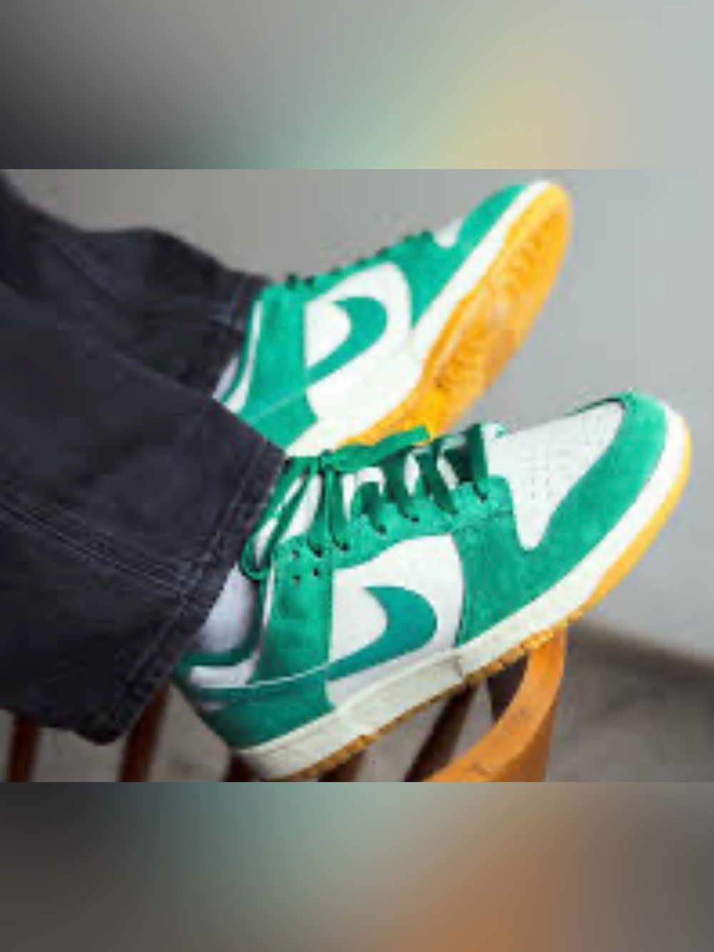 Nike Dunk Low SE "Malachite" sneakers, 9.5 - Picture 3 of 15